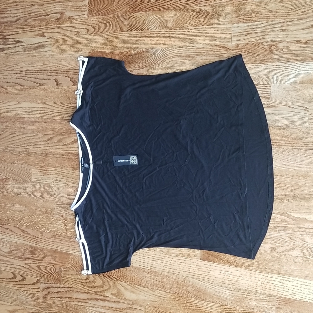 (XL) NWT Cable & Gauge Viscose Blend Tee Peek-a-boo Shoulder Soft Color Block